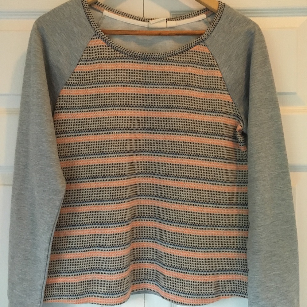 Super comfy stripped light sweater shirt